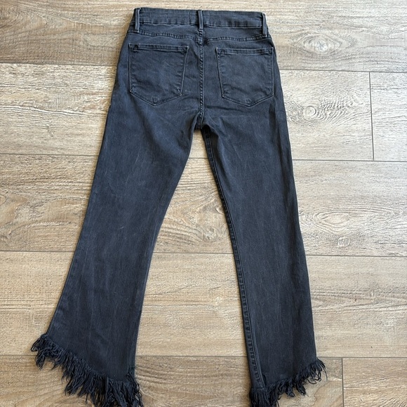 Frame Denim Le Crop Mini Boot Shredded Fringe Raw Hem Mid Rise Jeans in Fox Park - Picture 5 of 5